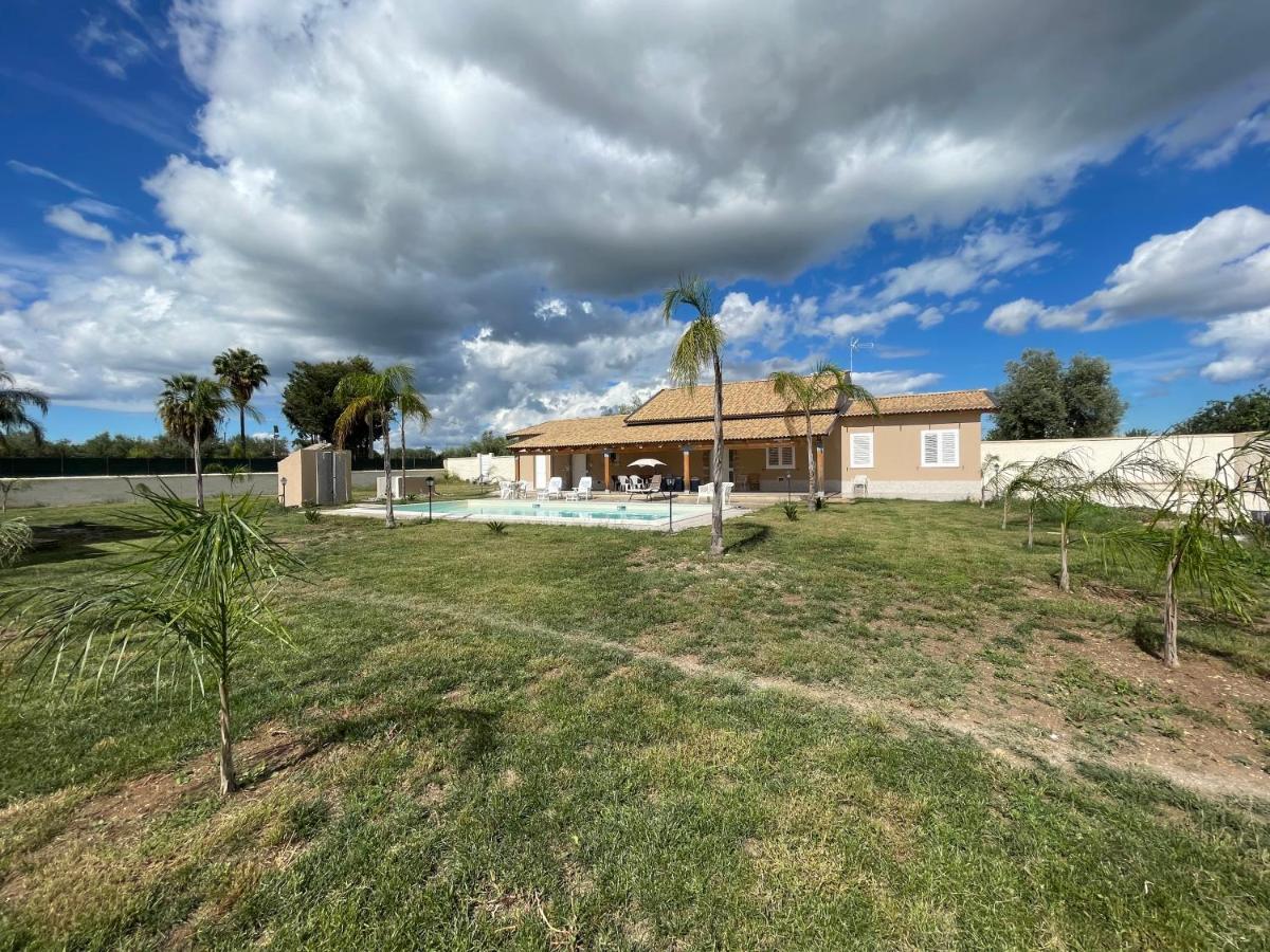 Villa Nunzia Con Piscina, Sauna E Idromassaggio. Floridia Luaran gambar