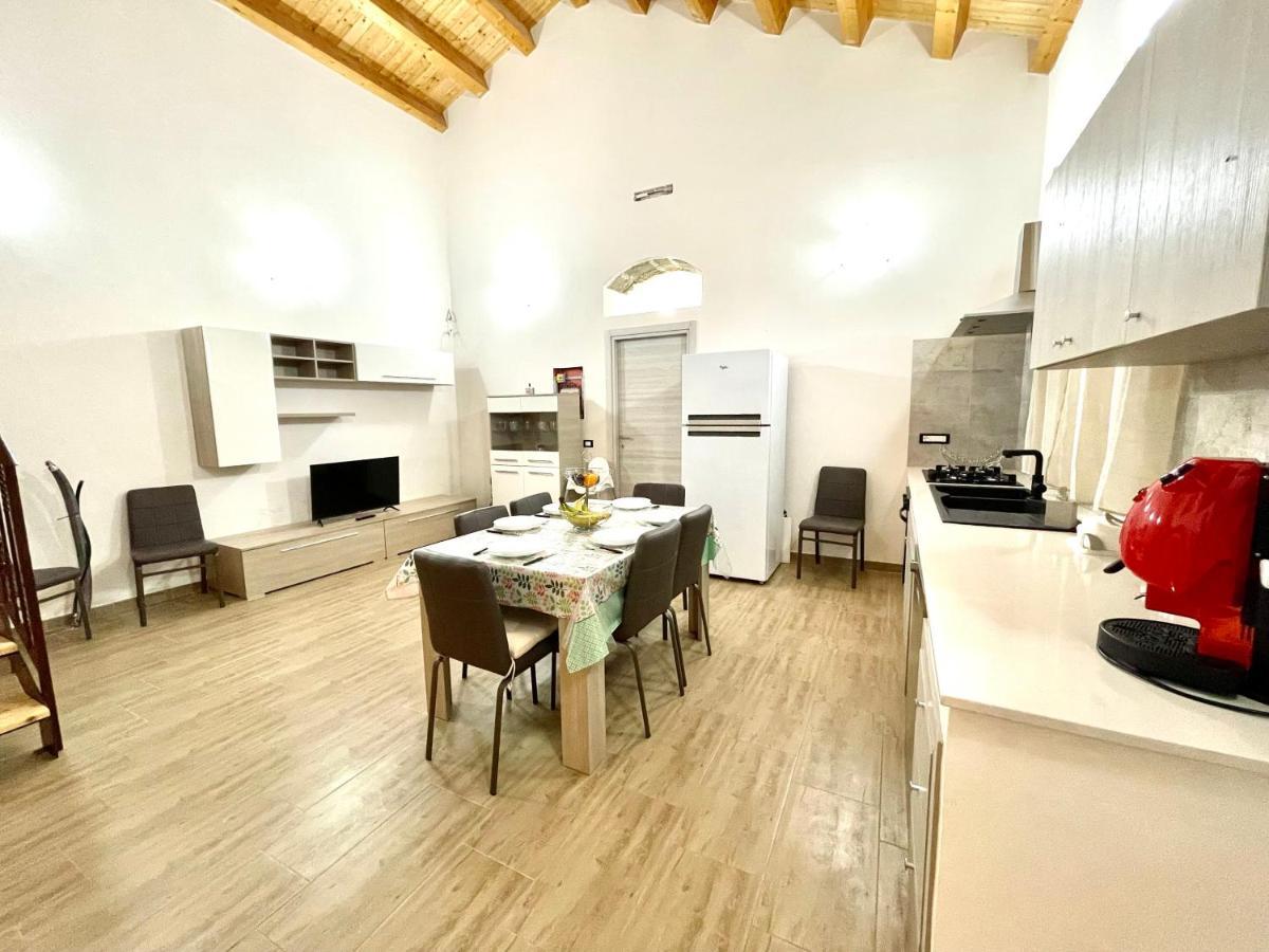 Villa Nunzia Con Piscina, Sauna E Idromassaggio. Floridia Luaran gambar
