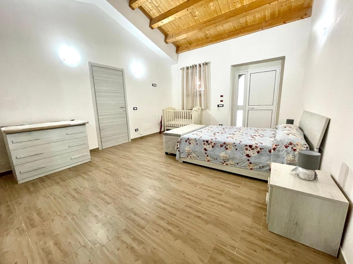 Villa Nunzia Con Piscina, Sauna E Idromassaggio. Floridia Luaran gambar